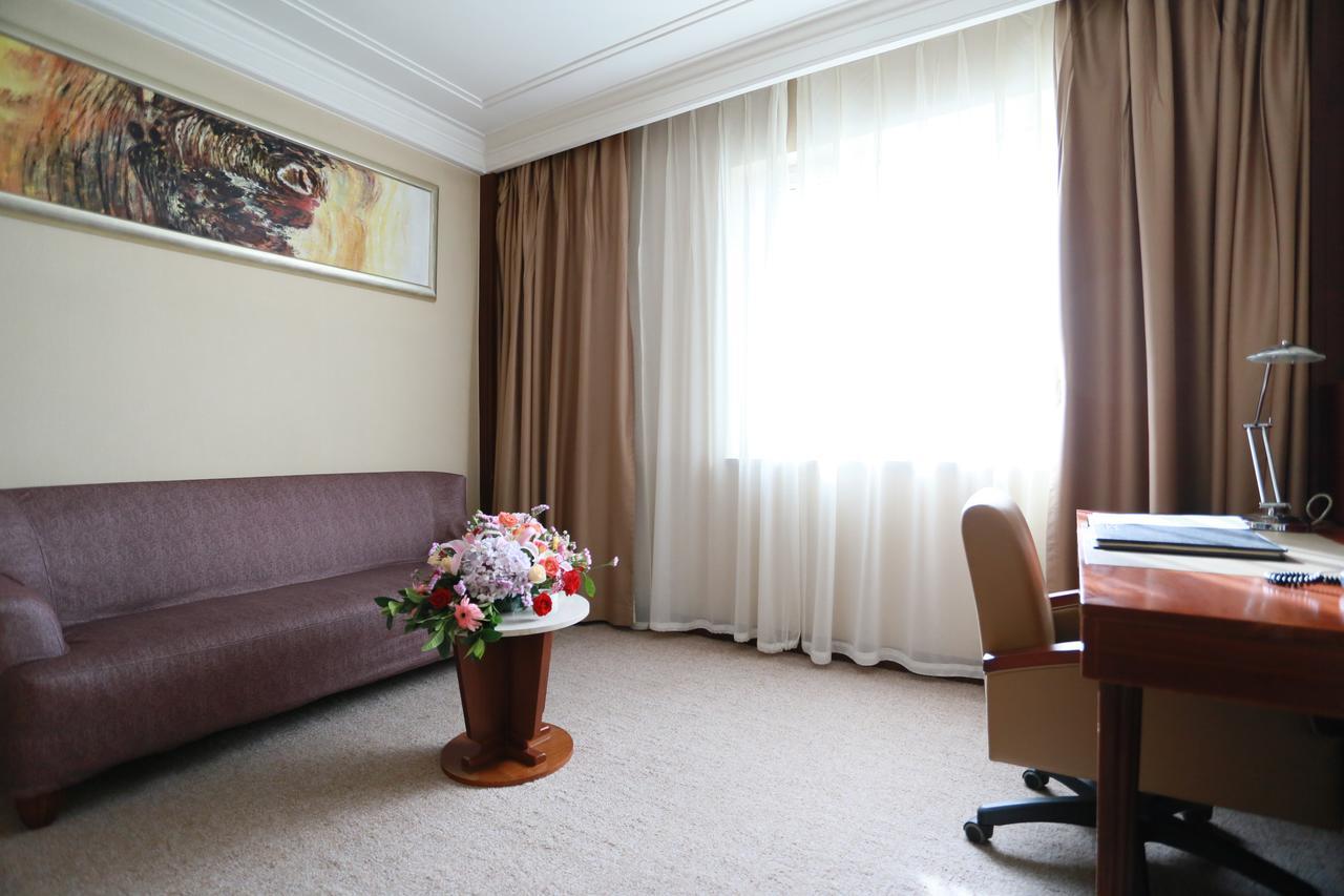 San Want Hotel Синин Экстерьер фото